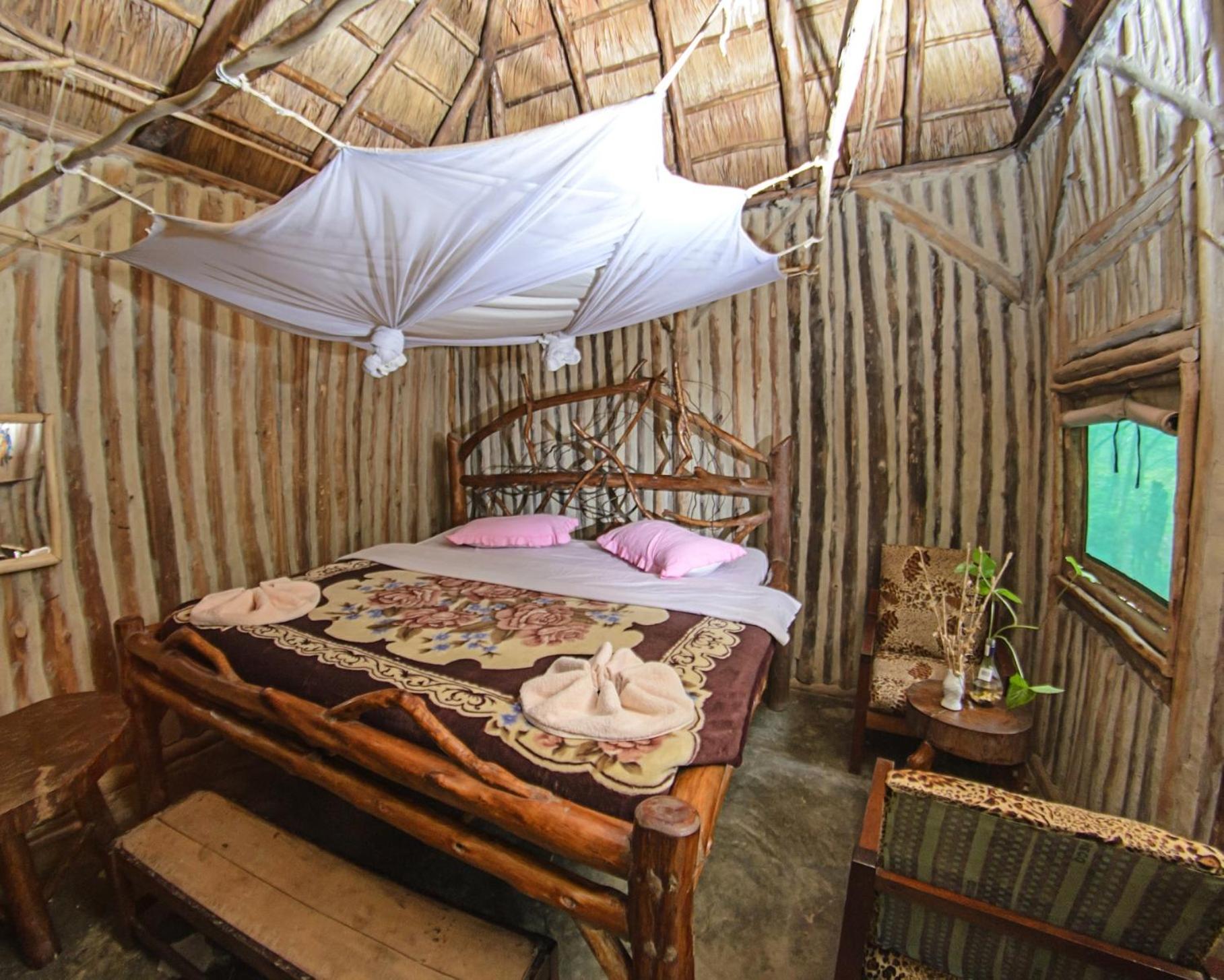Dave The Cave Eco Lodge And Cultural Campsite Rubirizi Exterior photo